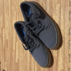 Nike Mens SB Solarsoft Portmore 2 Skate Shoes Gray 880268-009 SIZE 8